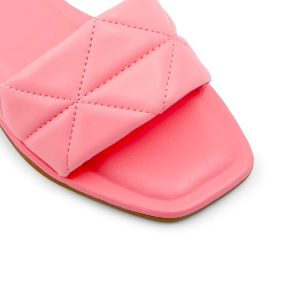 Avril Bright Pink Slides - Picture 3 of 8